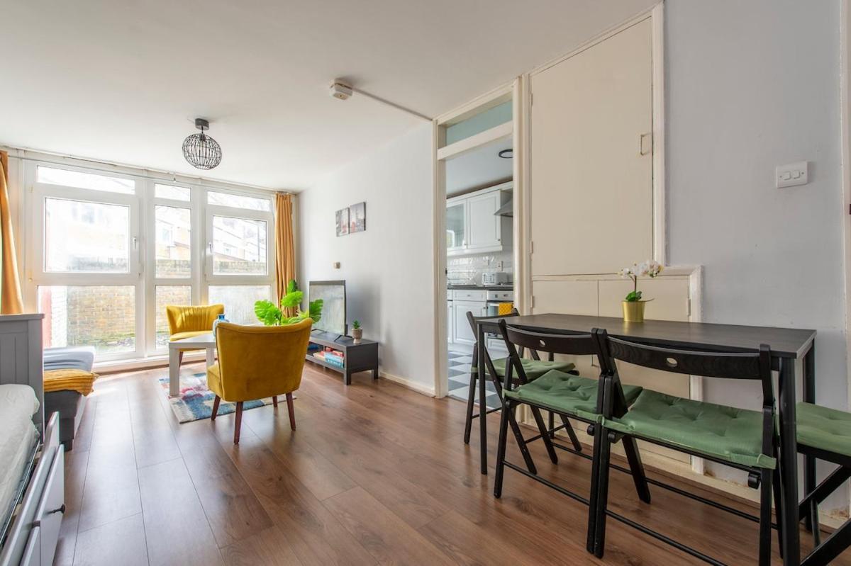 Lovely 2-Bed 20 Mins To Central London Exterior photo