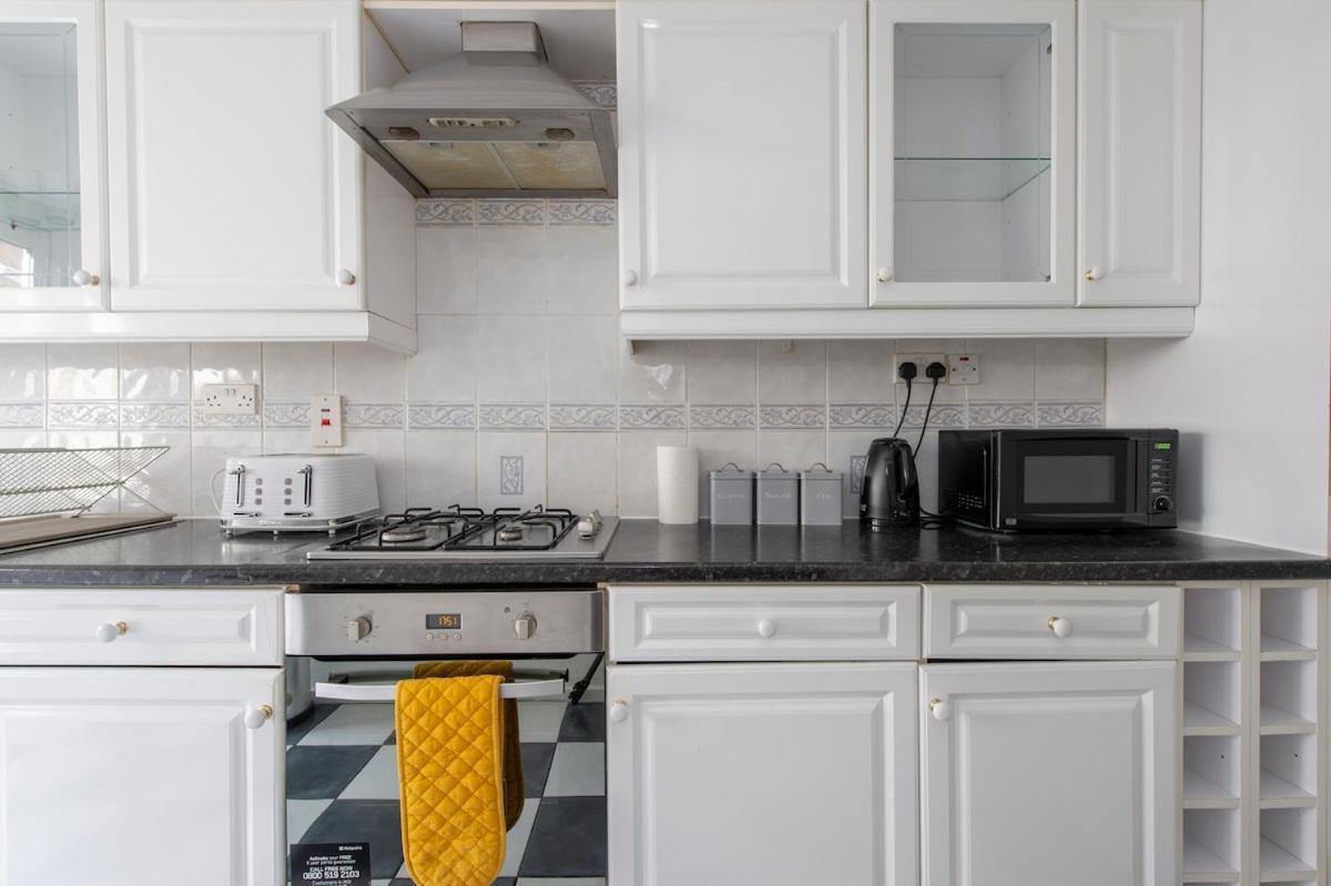 Lovely 2-Bed 20 Mins To Central London Exterior photo